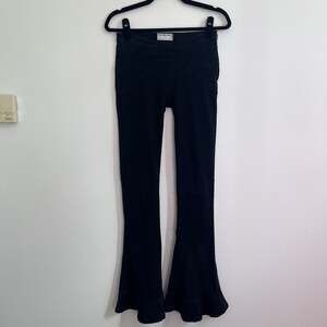 Free People We The Free Black Flare Jeans Size 25 Crossfront Seams Side Zip